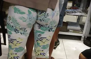 妈妈去妈妈，尼娜El 浴室性别的视频