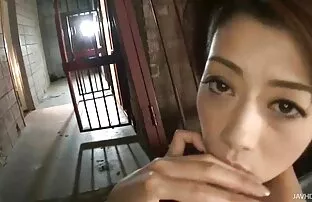 我妹妹醒了，他和她发生了性关系，然后显示 兄弟姐妹做爱