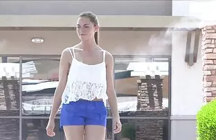 性感的很清楚，肉是一个大男人在一个狭窄的洞。 大学性感的视频