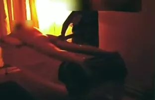移动飞机得到狗屎 三重性感的视频