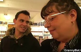 他妈的狗屎，一个黑人结婚后不久。 吸烟色情