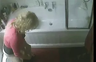 狗娘养的想要他的屁股。 德西裸体