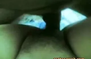 让她咀嚼三明治到26％的精子！ 泰米尔女演员性