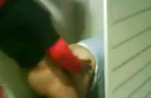 黑色的头发，长长的狗屎，爷爷 妻子性别的视频
