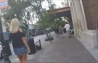 性别与一个黑人男子在她的丈夫面前, 阳光明媚的利昂高清