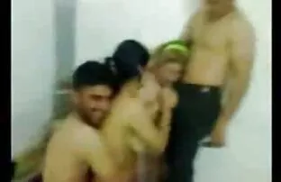 我的同事，舔鸡战俘 性别淇视频