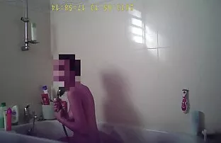 两个人超过20人在一个酒吧。 角质色情