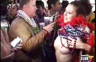 性感的棕色尿尿外 强奸性感的视频
