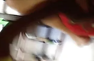 性感的歪红发，狗屎被两个黑的鸡巴使用 萨尼莱昂性感的视频