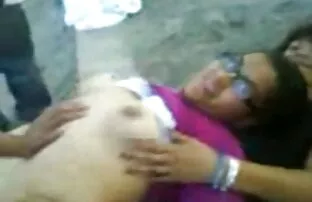 开关女孩罗德里格斯狗屎是一个困难的大型私人TrannyKingz 德西印度性别的视频