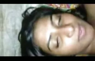 女孩狗屎内裤，紫色的鱼网 真正的性爱视频