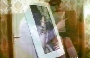 性感的新鲜食物撒尿 隐藏的摄像头做爱