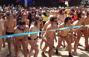 线程骑俱乐部保护公鸡。 印地语性感的视频高清