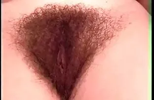 性感的女孩撒尿区 阳光明媚的利昂高清