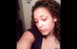 学生的热情吸引了她的家伙在摄像头前，妈妈, 免费性