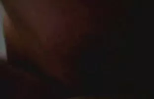 害羞的女人狗屎充满奶油 睡眠色情