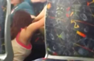 我的继母Ava亚当斯妈妈后口交在厨房里。 学校的女孩做爱
